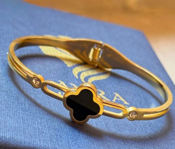 Stainless steel luxury Handcuff bracelet For Women. - Image 4