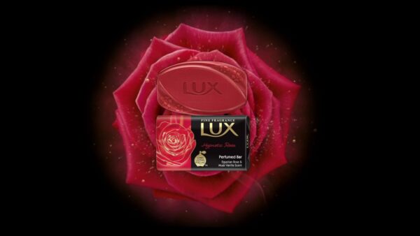 Lux Egyptian Rose & Musk Vanilla Perfumed Soap 145g - Image 4