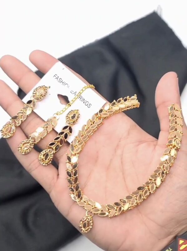 Local Made Choker Set with tikka Fine Quality - Image 3