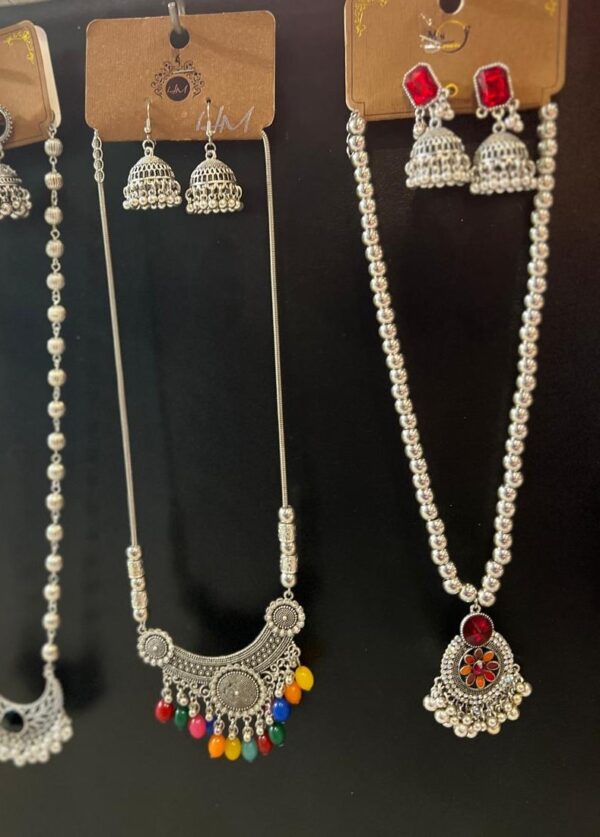 Traditional Jewelry Sets with Long Chain Pendent with Jhumki Pair - Image 4