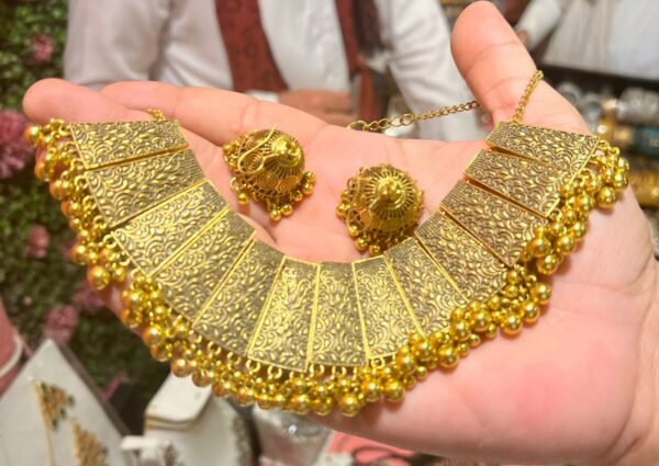 Traditional jewelry Golden Set