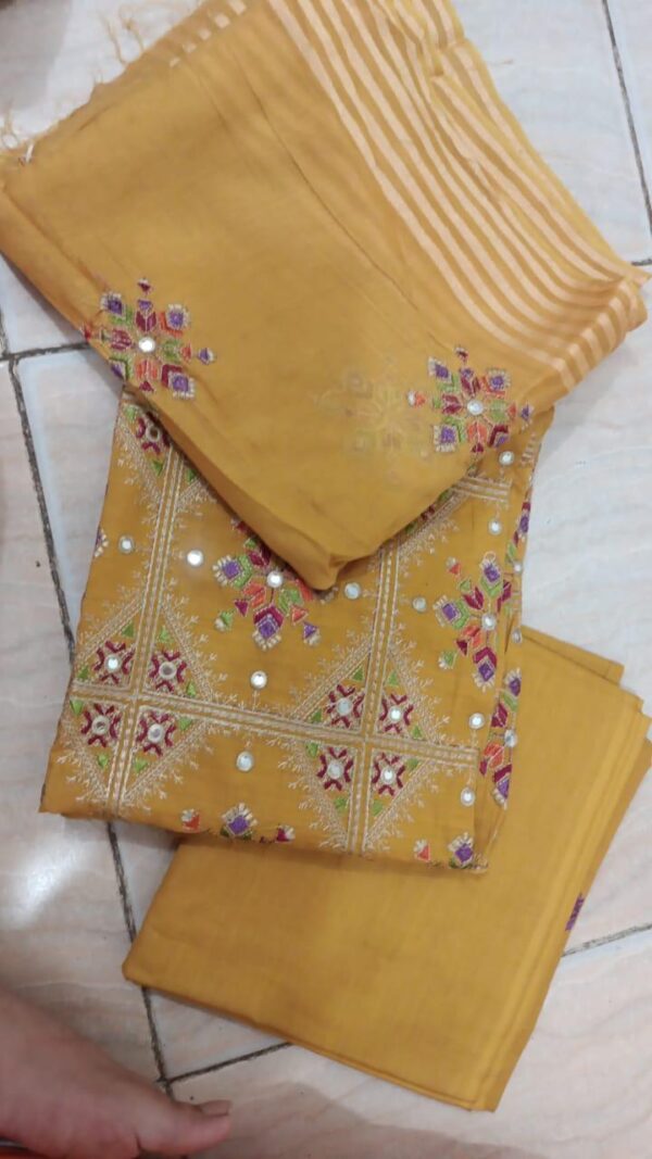 Mina Hassan 3 Piece Unstitched Lawn Dresses Embroided - Image 4
