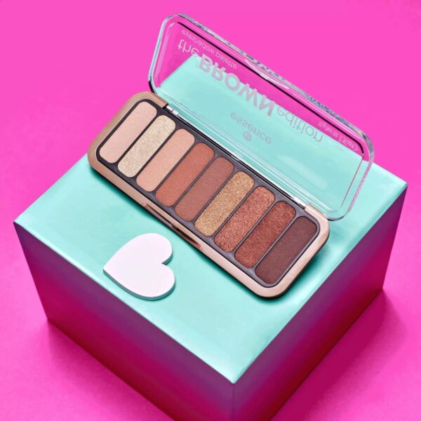 ESSENCE The BROWN edition eyeshadow palette 30: - Image 4