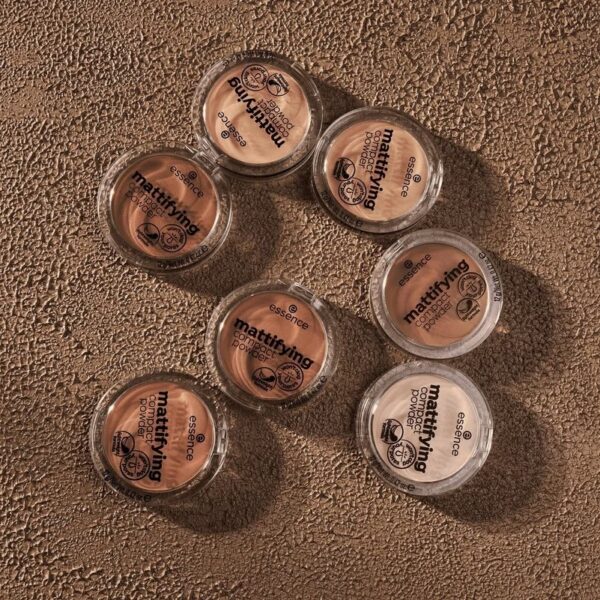 ESSENCE mattifying compact powder 04 PERFECT BEIGE: - Image 6