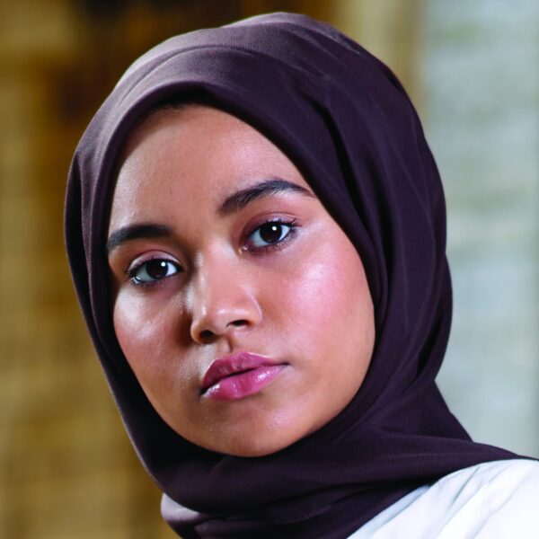 Rimmel London Lasting Finish Foundation Red Cap -303 True Nude - Image 3