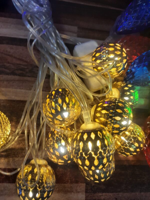 Unique LED Globe String Lights, Moroccan Ball String Lights, 20 Golden Metal Balls, Battery Operated, Decor for Home, Bedroom, Party, Wedding, Christmas Tree (Warm White)