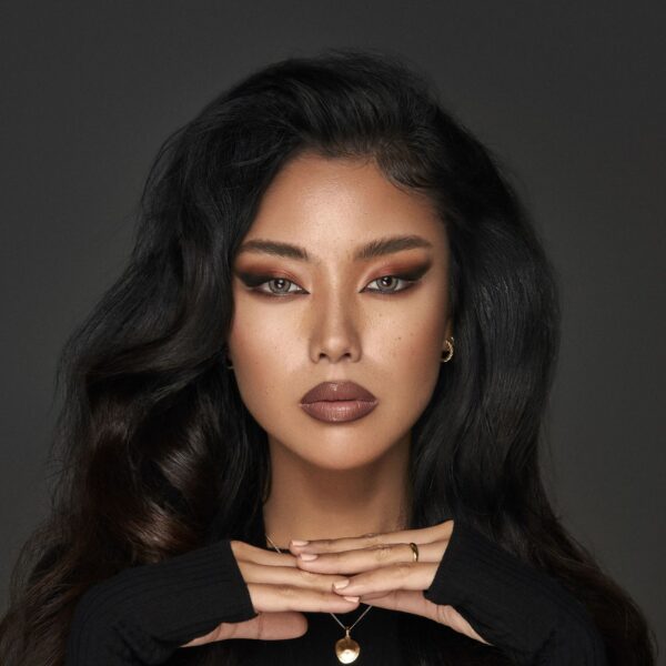 Bella One Day Platinum Gray Contact Lenses. - Image 4