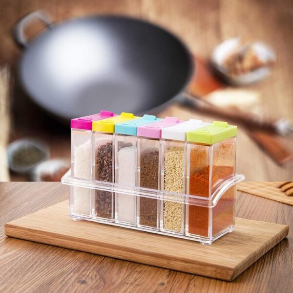 Set of 6 Spice Shaker Jars Seasoning Box Condiment jar Storage Container with Tray for Salt Sugar Cruet Pepper 6 in 1 Rack Crystal lid Piece for Kitchen.