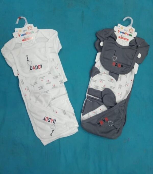 BabyDressUp | New Born Baby Starter 9 Pieces Set Unisex Baby Clothes - New Mid Winter Arrival, Comfortable Baby Wear Inter-Lock Fabric I Love MOM & DAD Design Newborn Gift Set for new parents 0-3 Months Size Baby Outfit