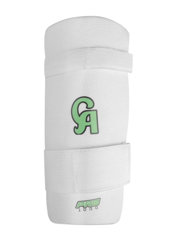 Pro 1000 Arm Guard (Junior). For young players who need reliable protection and comfort on the field