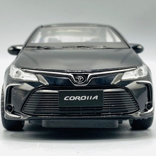 1:32 Scale Toyota Corolla 2020 Diecast Model Car - Image 2