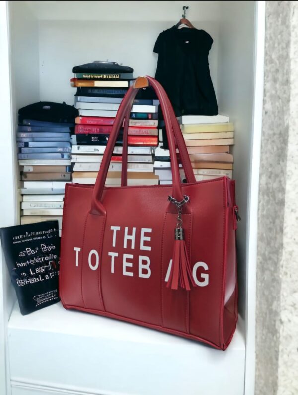 The Tote bag For Women marc jacobs, Available in 5 colors.