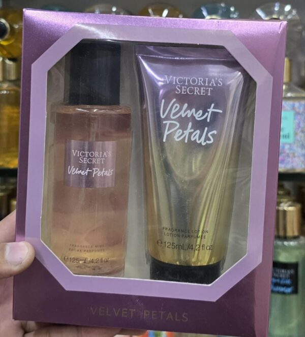 VICTORIA'S SECRET|Velvet Petals COMBO(Velvet Petals Body Lotion & Pure Seduction Mist Set 125 ML: - Image 2