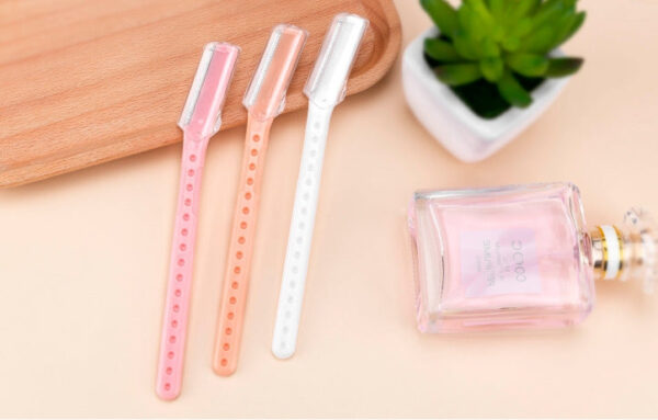 Feminine Eyebrow Razor. - Image 3