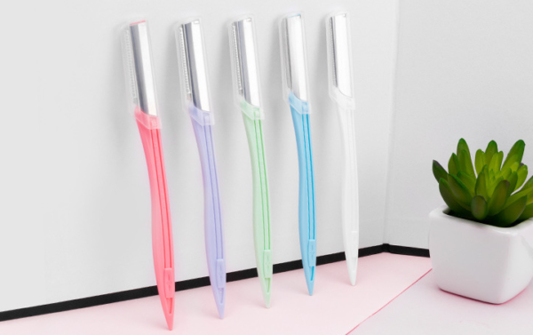 Luxurious Eyebrow Razor. - Image 3