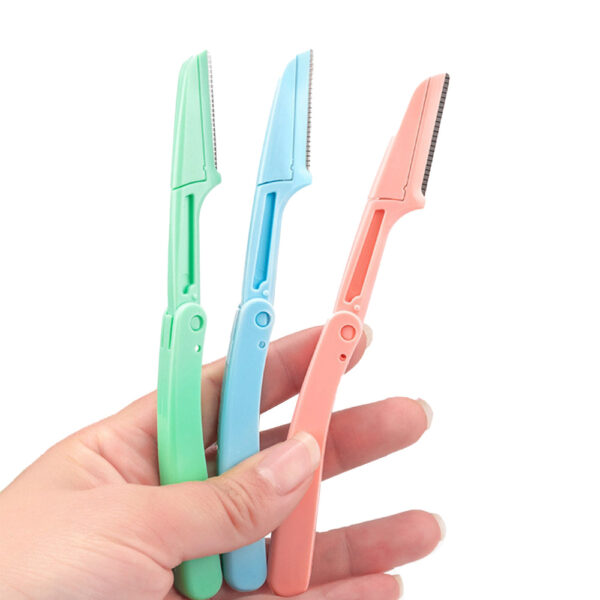 Smooth Retract Eyebrow Razor. - Image 4