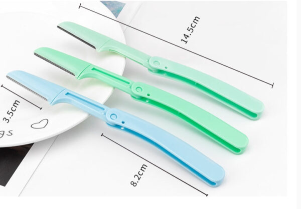 Smooth Retract Eyebrow Razor. - Image 3