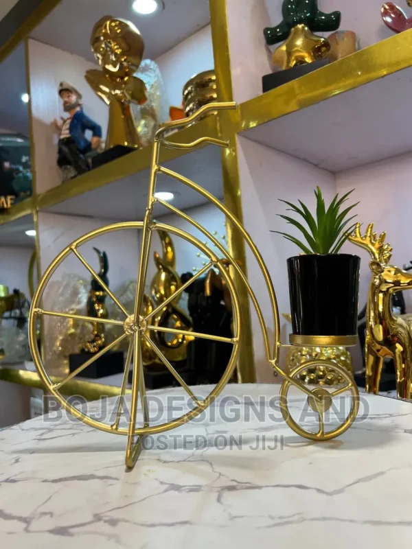 Vintage Victorian Cycle Shape Flower Vase for Home - Image 2