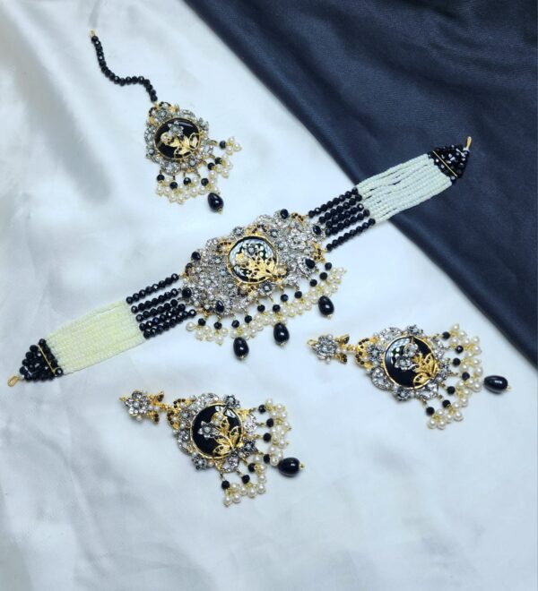 Casting Made stylish Choker Set With Tikka - Image 10
