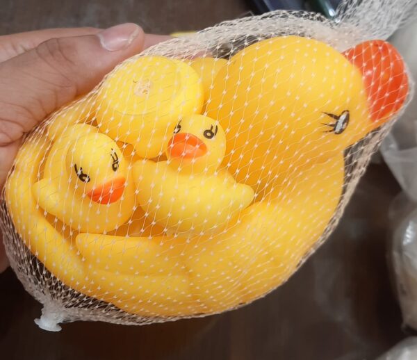 Duck Family Bath Toy Set - Image 4