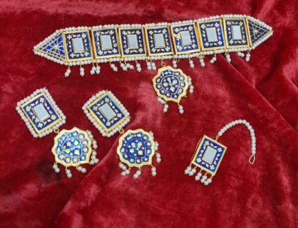 Meenakari multi shades choker with Bindiya - Image 9