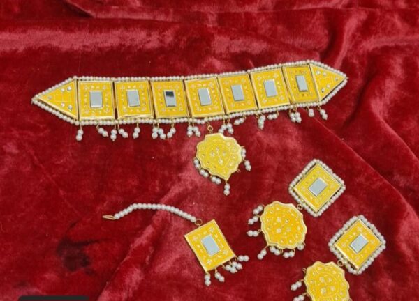 Meenakari multi shades choker with Bindiya - Image 8