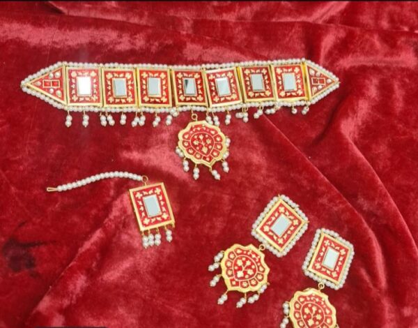 Meenakari multi shades choker with Bindiya - Image 5