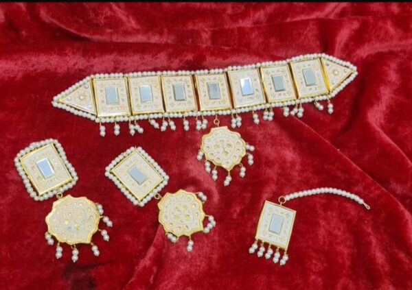 Meenakari multi shades choker with Bindiya - Image 6