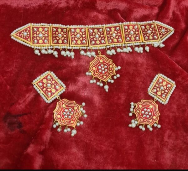 Meenakari multi shades choker with Bindiya - Image 4