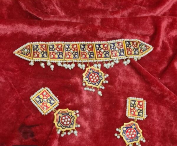 Meenakari multi shades choker with Bindiya - Image 2
