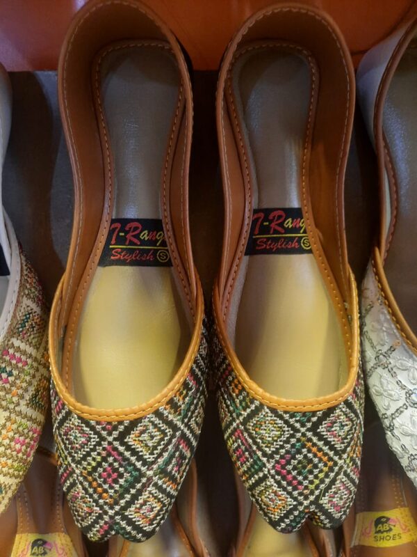 Multi Embroidery khussa for woman, Casual wear Khussa For ladies.