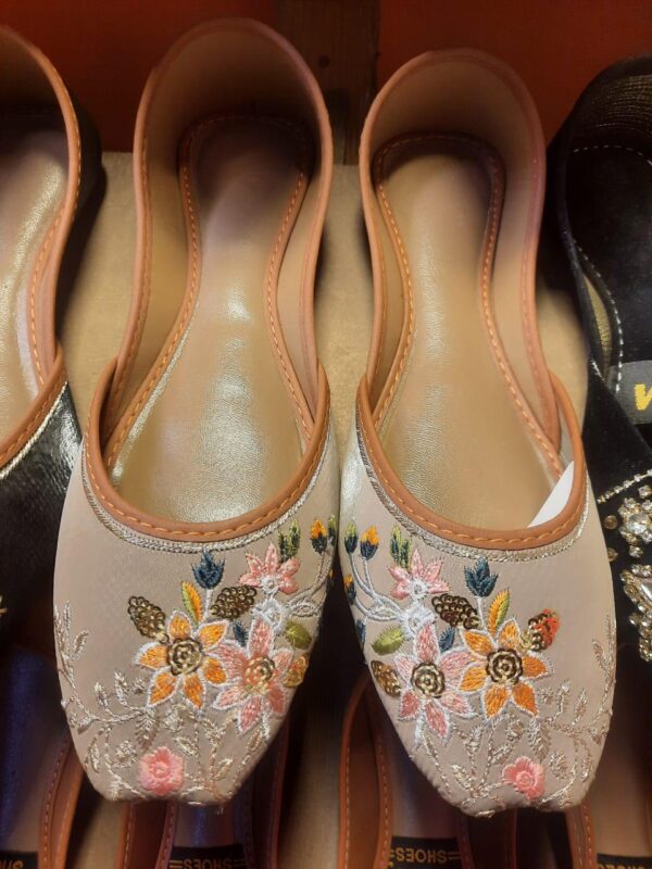 Stylish Elegant Traditional Handcrafted Khussa for Women Available in Different Colors. - Image 6