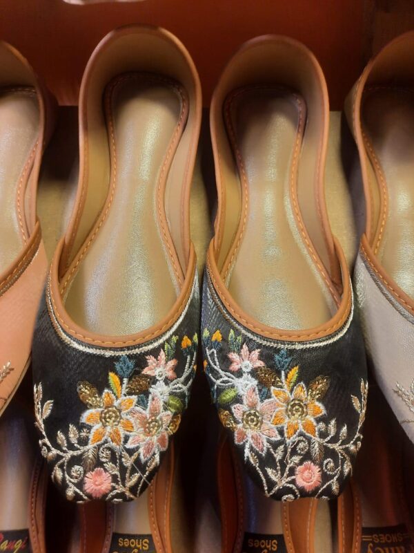 Stylish Elegant Traditional Handcrafted Khussa for Women Available in Different Colors. - Image 4