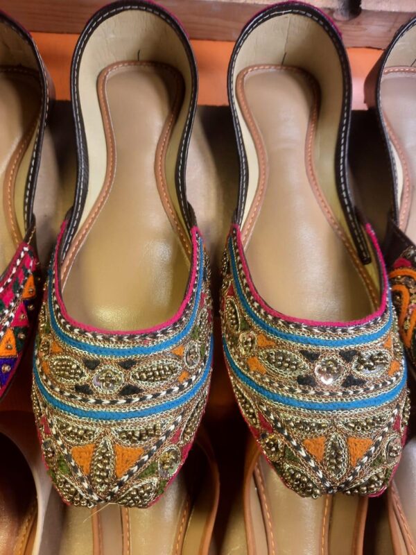 Multi Embroidery khussa for woman, Casual wear Khussa For ladies Available in Different designs.
