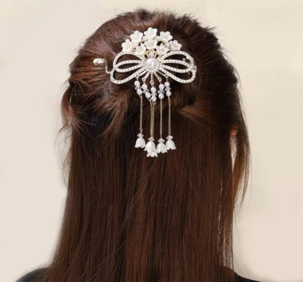 Hair Clips,Flower Hair Clips,French Tassel Hair Clips,Hair Claws Hair Accessories for Girls and Women Available In Golden And Silver Colors. - Image 2