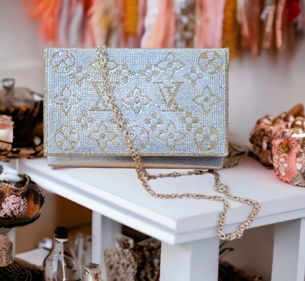 LV Clutch hand bag for girls high quality clutches. - Image 4