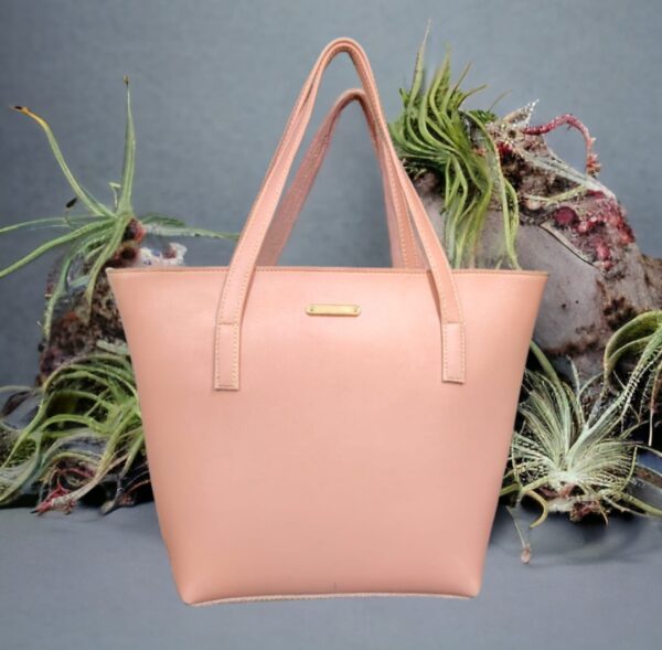 Best quality Bags for Girls and Women, shoulder bags for girl, women travel bags, crossbody fashion bags.