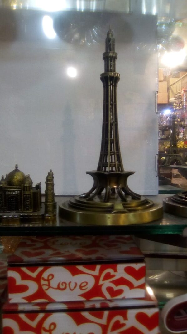 Souvenir Minar- e Pakistan Model Metal Tower Lahore 8 inch Tall - Image 3
