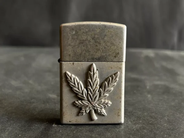Creative butane inflatable windproof lighter straight to flame creative metal zinc alloy embossed turbine cigarette lighter - Image 7