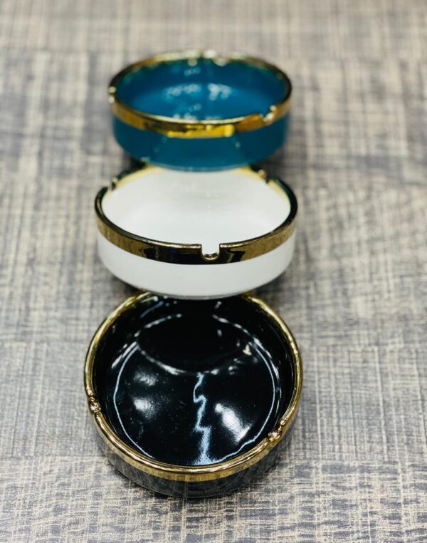 Cigarette Ashtray, Household Ceramic Ashtray, Portable Round Ashtray Available in 3 Colors.