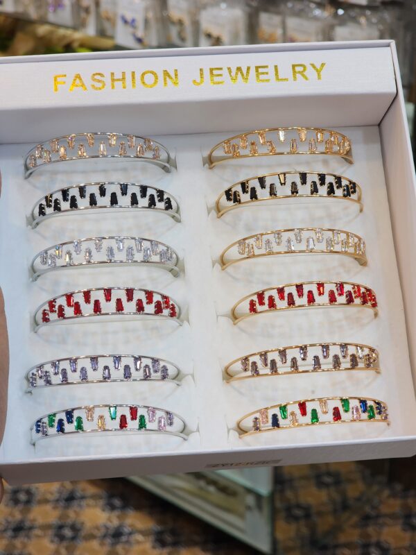 China Gold Handcuff Exclusive By Unique Fancy Jewellery For Women Available in Different colors (1 Pc).