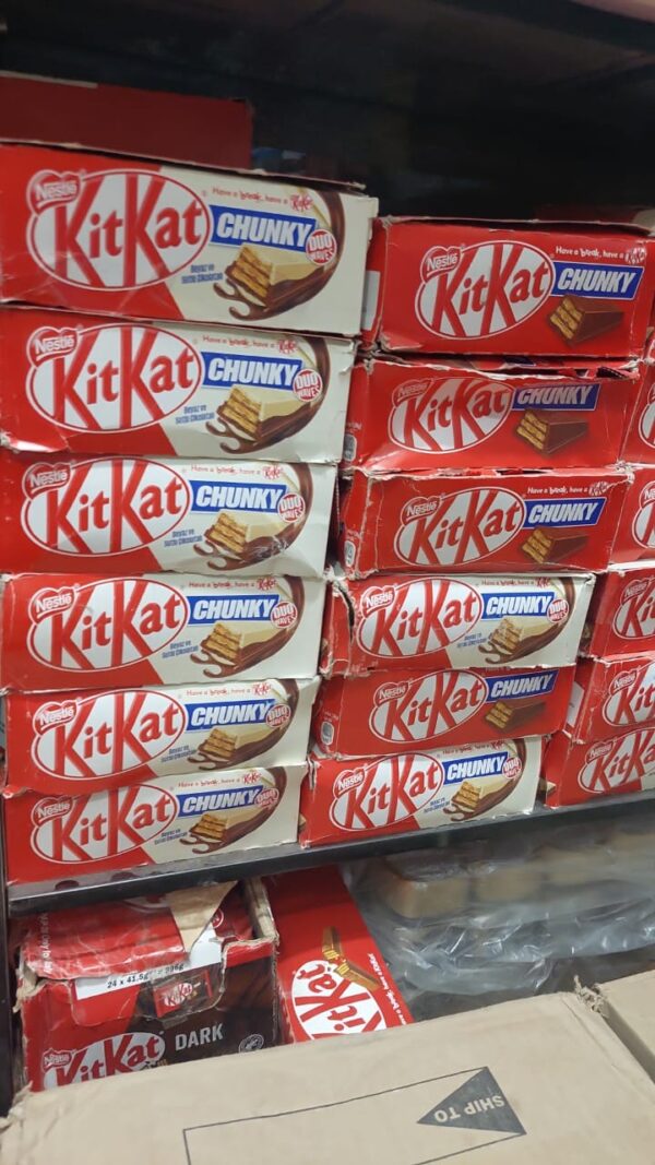 Kitkat Nestlé Kitkat Chunky Classic Chocolate Bars, Crispy Bars with Milk Chocolate and Crispy Waffle, Pack of 24 (24 x 40 g) - Image 2