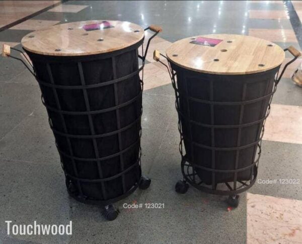 Touchwood METAL LAUNDRY BASKET WOOD TOP WHEEL (SMALL), (Item: code 123022)