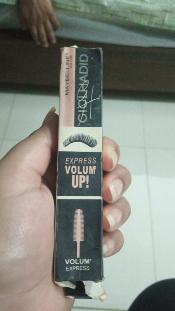 Maybelline express volume up Mascara - Image 2
