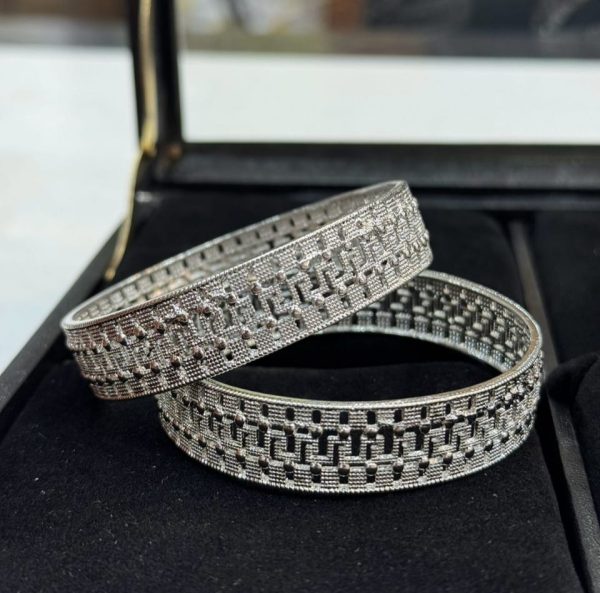 China Gold Bangles, Unique And Different designs bangles for girls And Women - Image 11