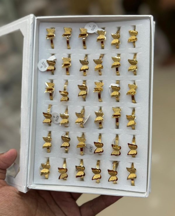 Stainless steel golden fancy rings For girls And Women (1 pc). - Image 4
