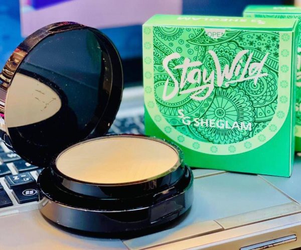 She glam stay wild face powder 2in1
