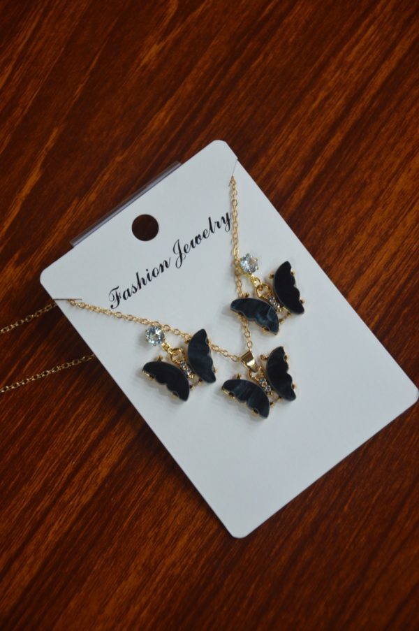Stylish China gold Locket Set with chain for girls by unique fancy jewelry - Image 8
