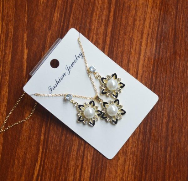 Stylish China gold Locket Set with chain for girls by unique fancy jewelry - Image 6