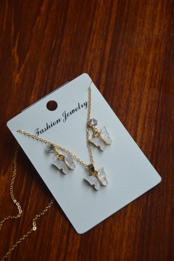 Stylish China gold Locket Set with chain for girls by unique fancy jewelry - Image 2